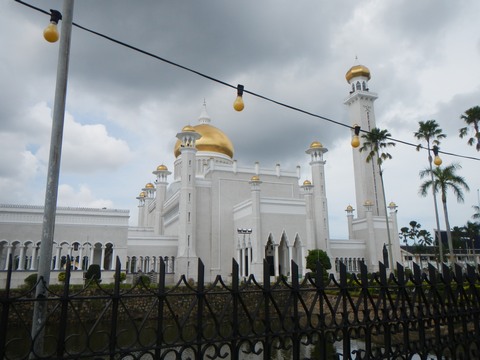 The magnificent old Mosque in Bandar Seri Begawan is a magnificient sight
